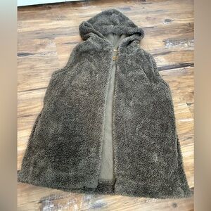 Koolaburra UGG M Sleeveless Fleece Vest The Countess Dark Taupe Sweater Jacket